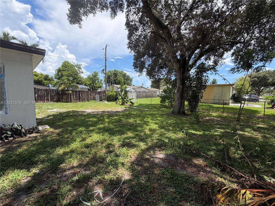 For Sale: $529,900 (3 beds, 2 baths, 1250 Square Feet)