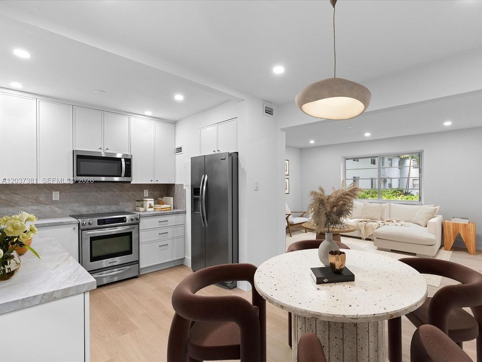 For Rent: $2,800 (2 beds, 1 baths, 800 Square Feet)