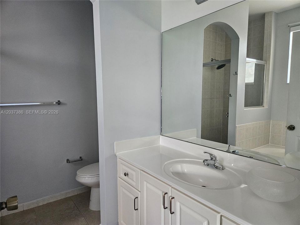 For Rent: $3,200 (3 beds, 2 baths, 1518 Square Feet)