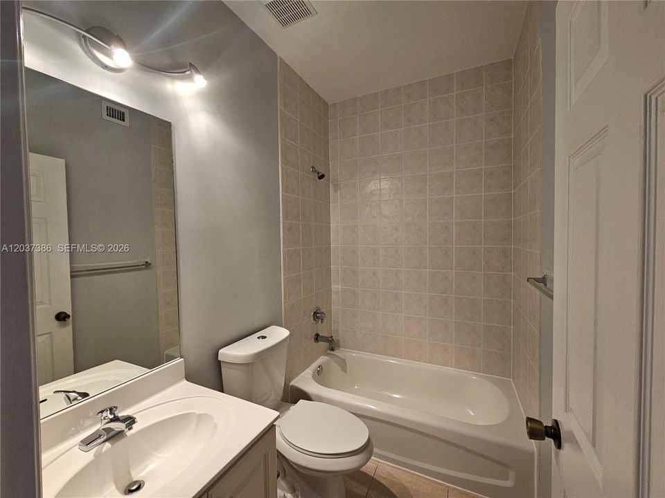 For Rent: $3,200 (3 beds, 2 baths, 1518 Square Feet)