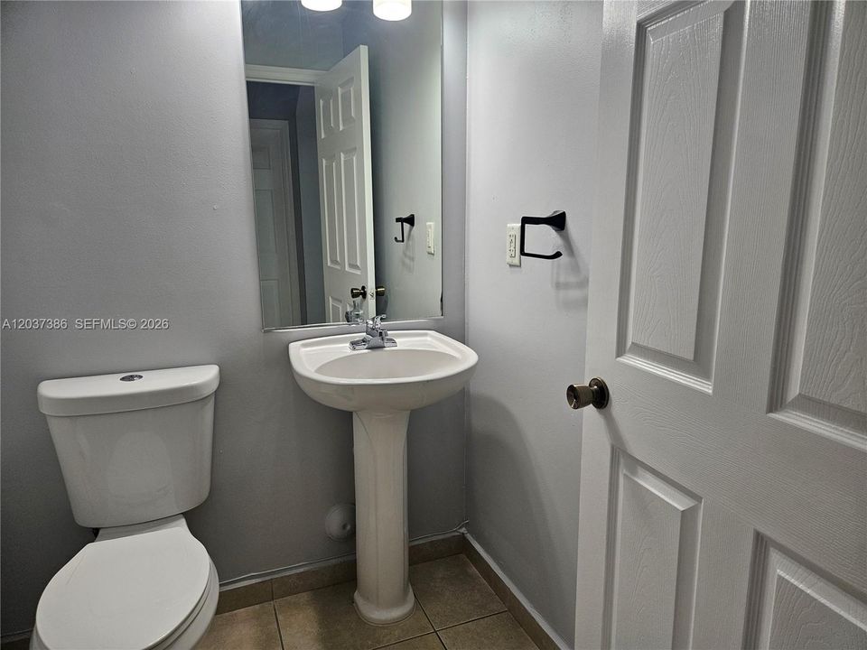 For Rent: $3,200 (3 beds, 2 baths, 1518 Square Feet)