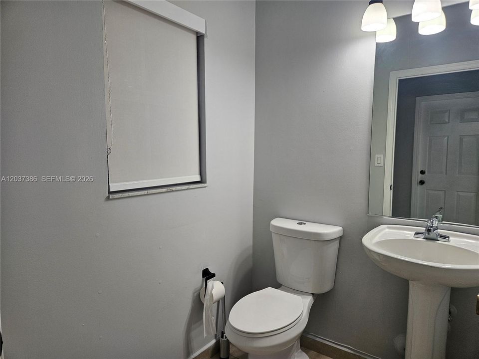 For Rent: $3,200 (3 beds, 2 baths, 1518 Square Feet)
