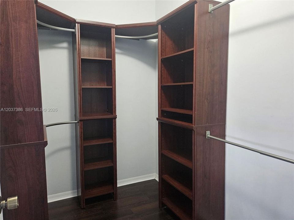 For Rent: $3,200 (3 beds, 2 baths, 1518 Square Feet)
