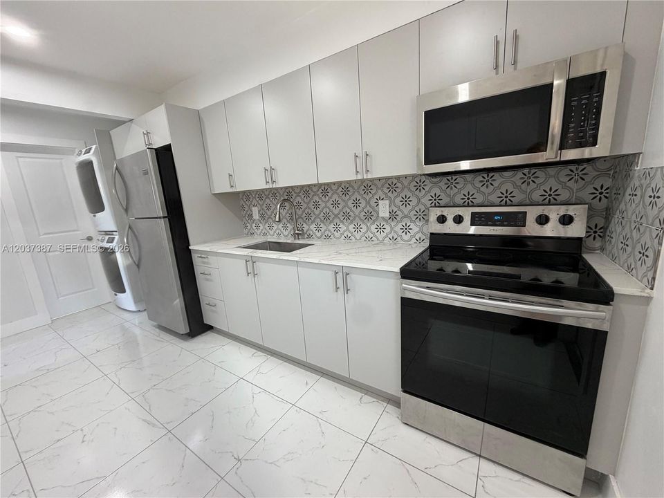 En Renta: $1,800 (1 camas, 1 baños, 1661 Pies cuadrados)