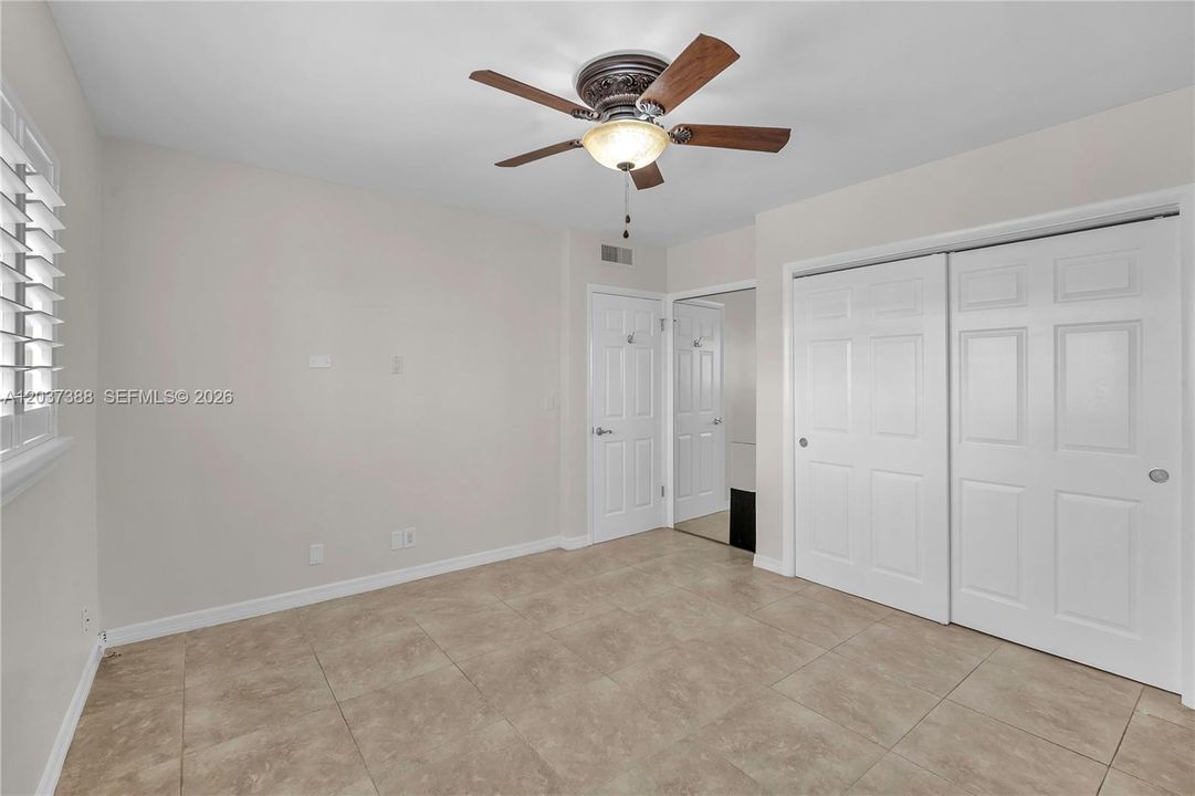 For Sale: $355,000 (1 beds, 1 baths, 500 Square Feet)