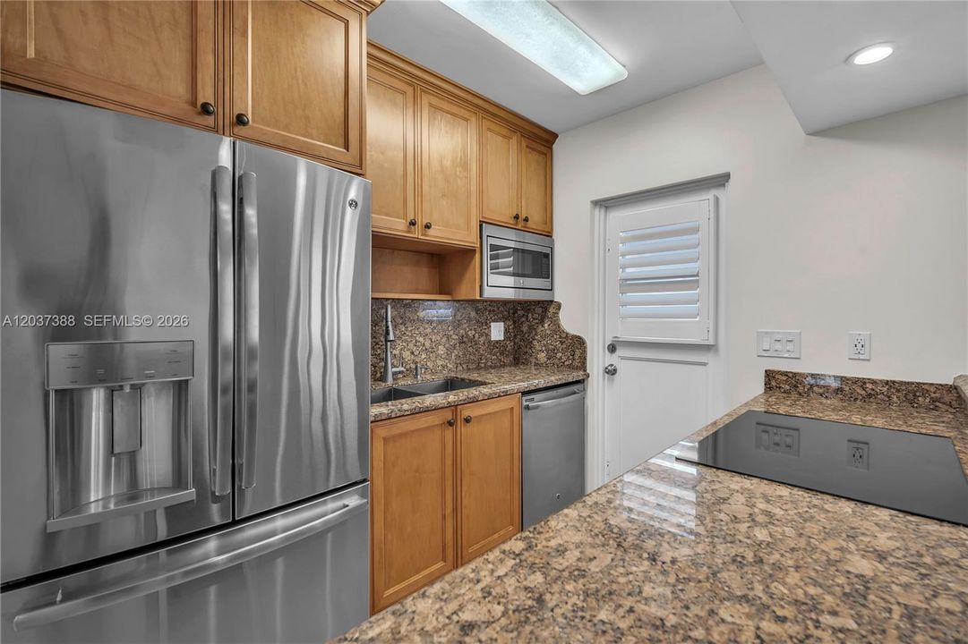 For Sale: $355,000 (1 beds, 1 baths, 500 Square Feet)