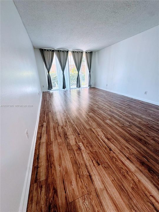 En Renta: $2,050 (1 camas, 1 baños, 700 Pies cuadrados)