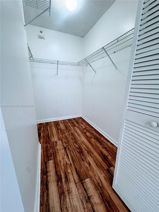 En Renta: $2,050 (1 camas, 1 baños, 700 Pies cuadrados)