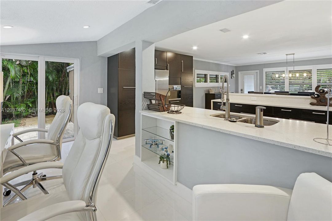 For Sale: $895,000 (3 beds, 2 baths, 1344 Square Feet)
