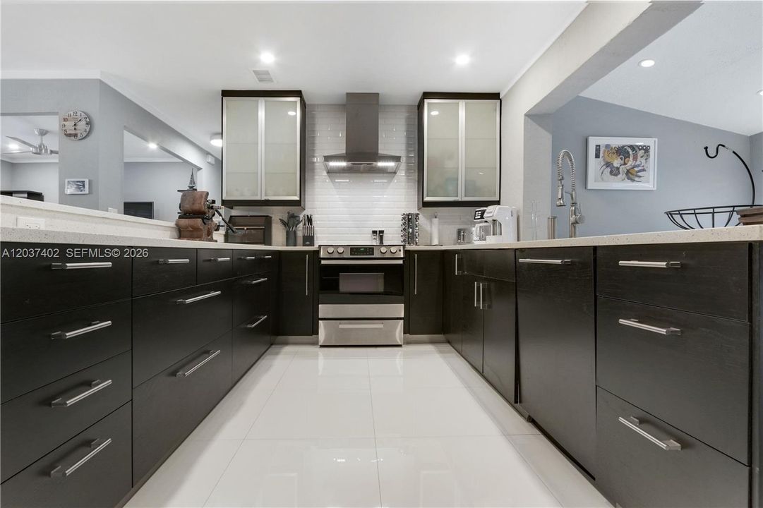 For Sale: $895,000 (3 beds, 2 baths, 1344 Square Feet)