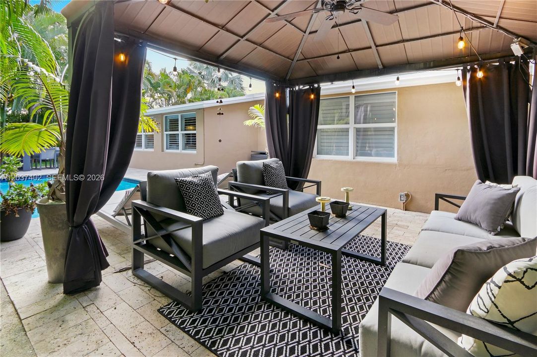 For Sale: $895,000 (3 beds, 2 baths, 1344 Square Feet)