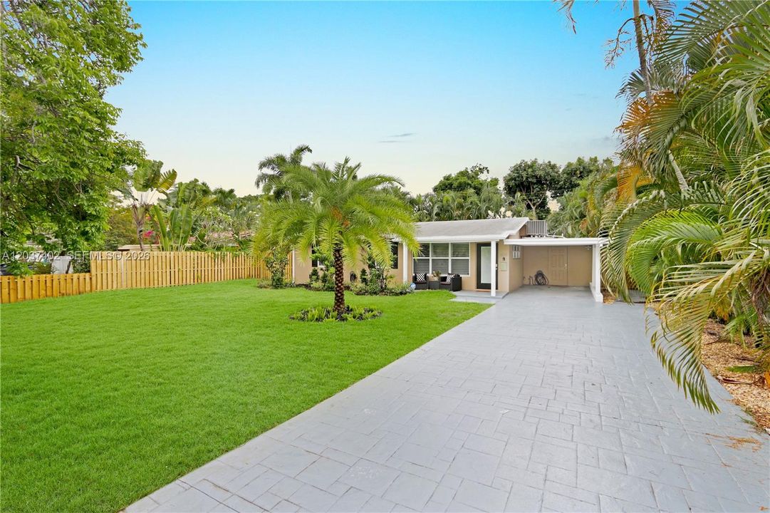 For Sale: $895,000 (3 beds, 2 baths, 1344 Square Feet)