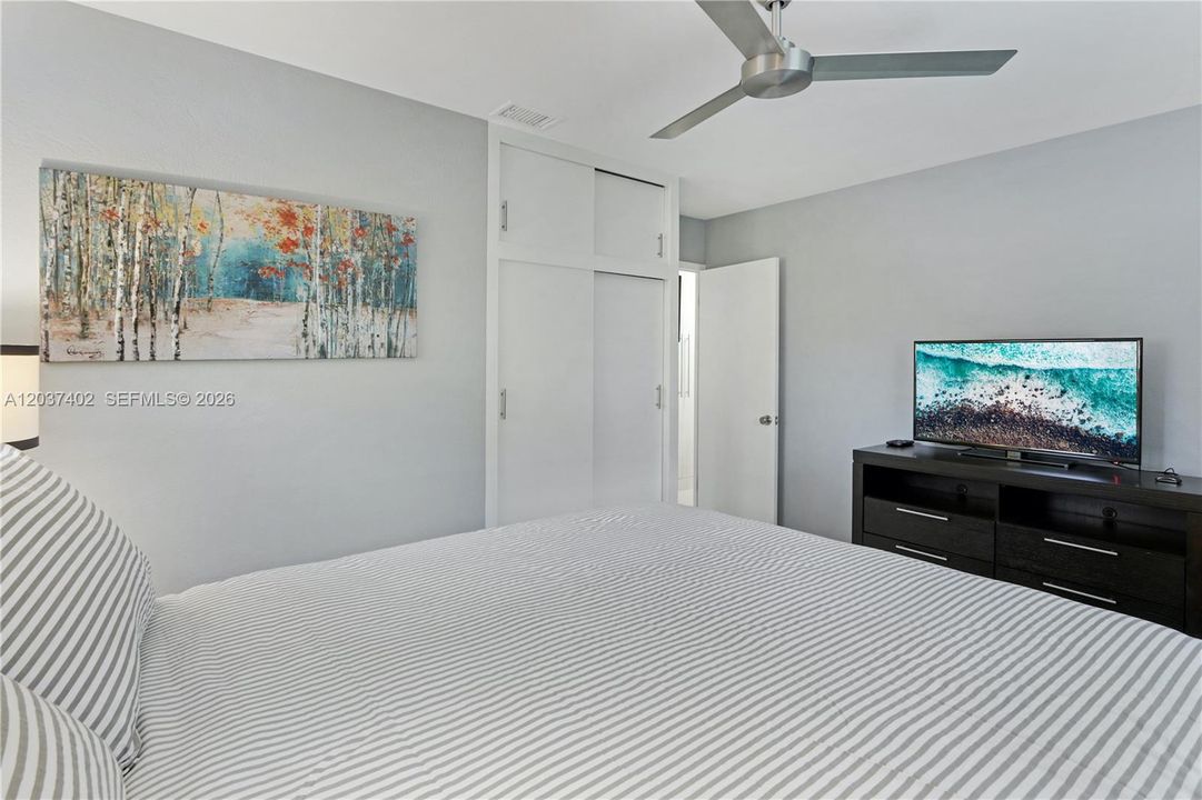 For Sale: $895,000 (3 beds, 2 baths, 1344 Square Feet)