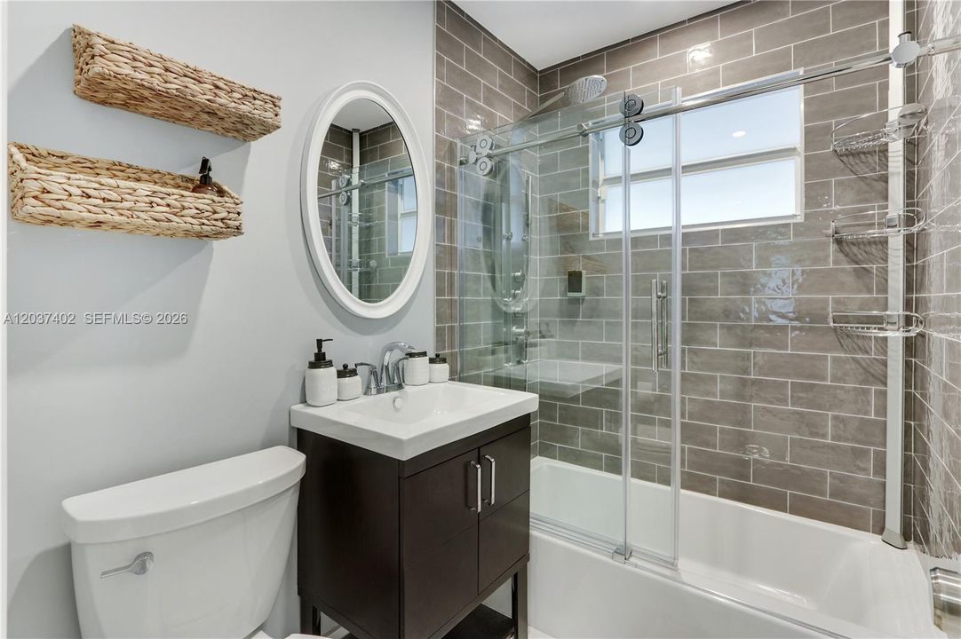 For Sale: $895,000 (3 beds, 2 baths, 1344 Square Feet)