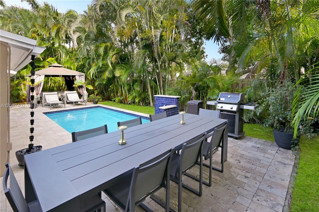 For Sale: $895,000 (3 beds, 2 baths, 1344 Square Feet)