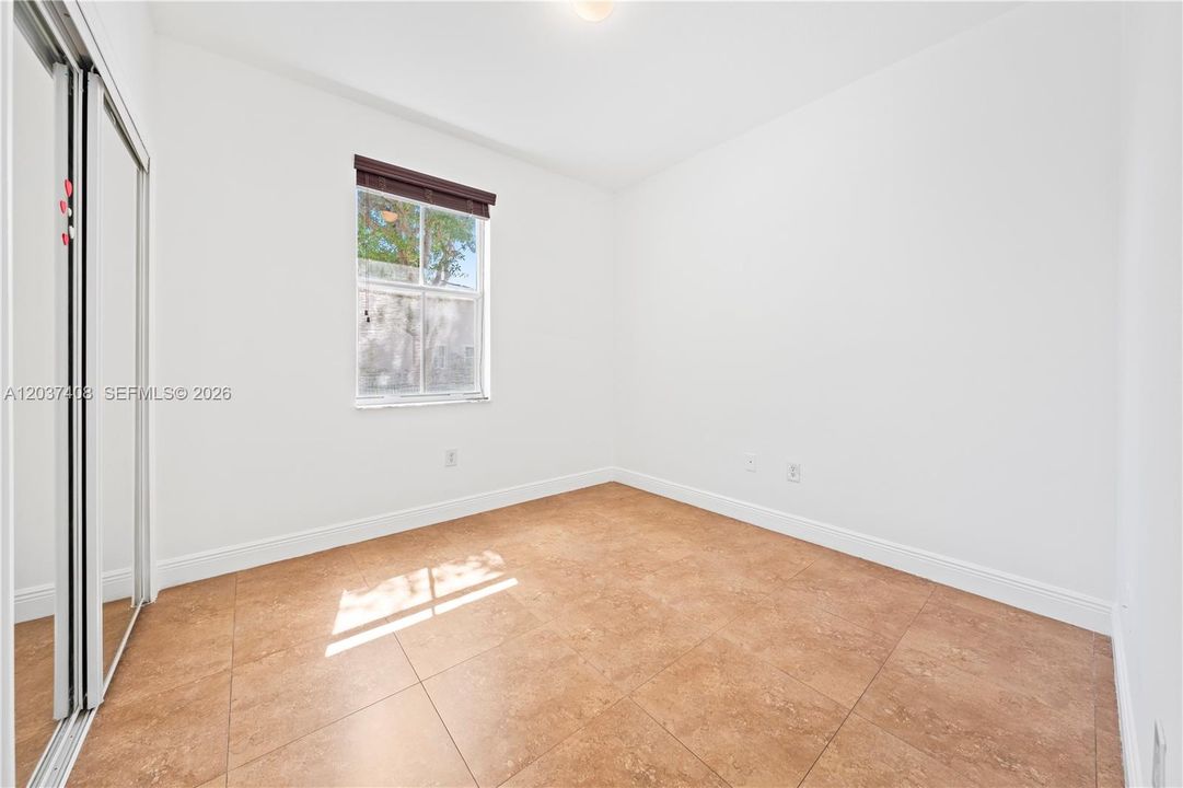 Downstair Bedroom (1)