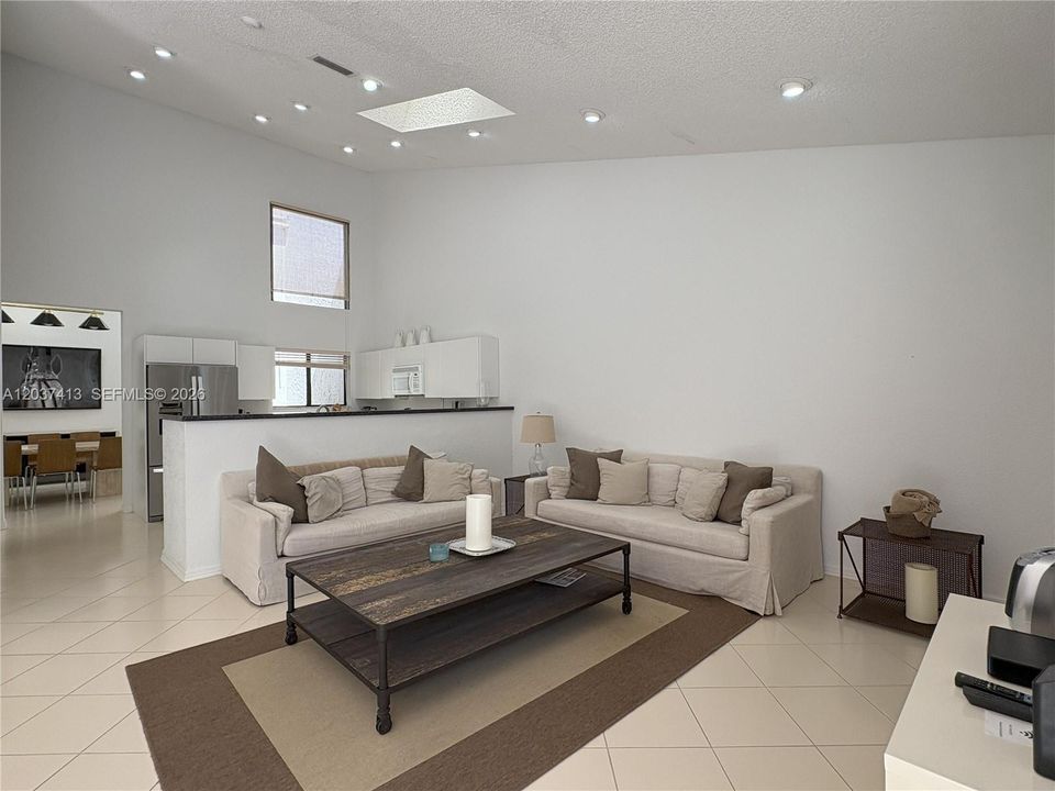 For Rent: $10,000 (3 beds, 3 baths, 2703 Square Feet)