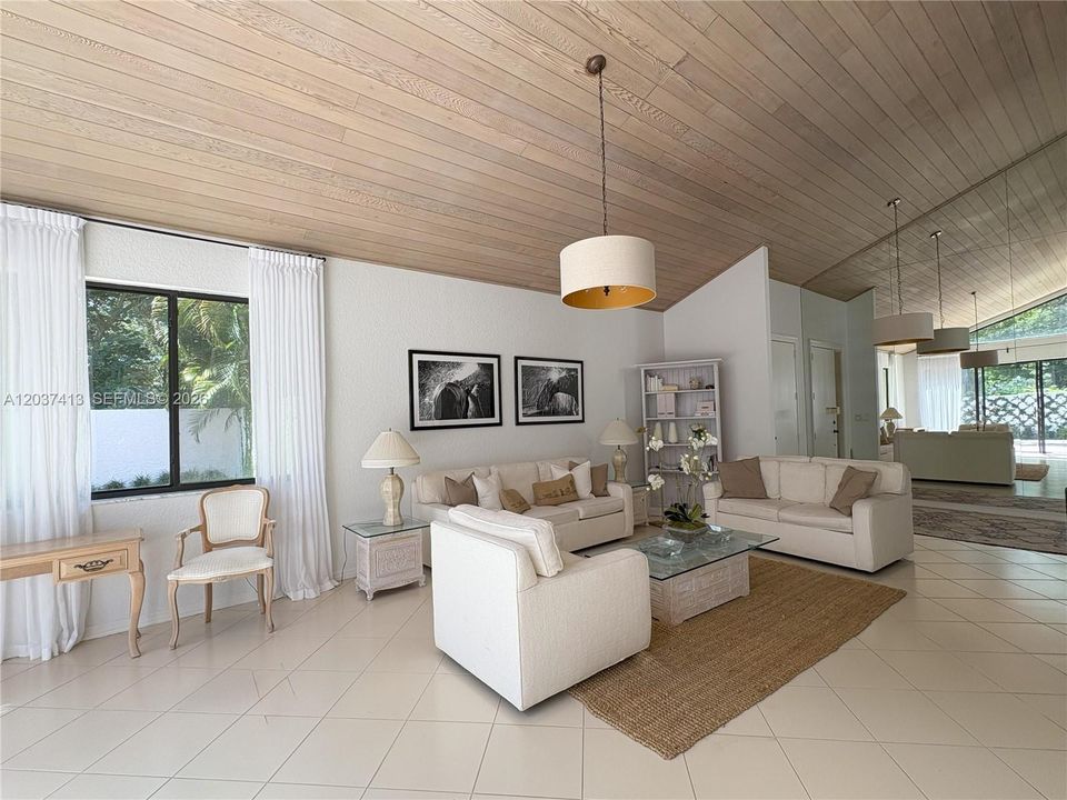 For Rent: $10,000 (3 beds, 3 baths, 2703 Square Feet)