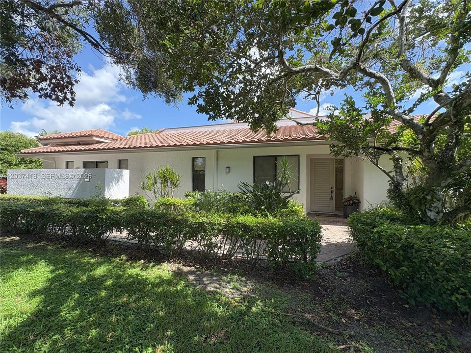 For Rent: $10,000 (3 beds, 3 baths, 2703 Square Feet)