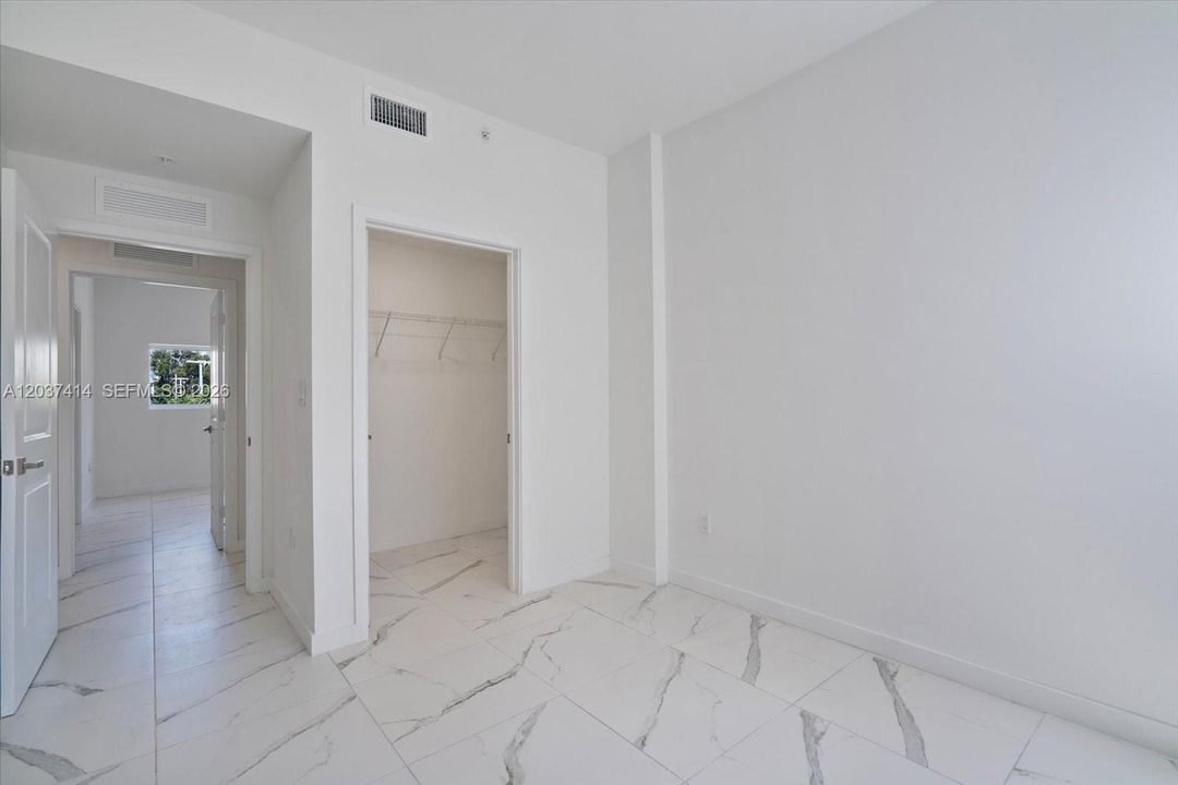 En Renta: $2,790 (2 camas, 2 baños, 833 Pies cuadrados)