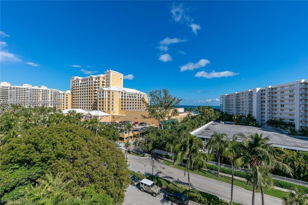 Active With Contract: $5,100 (2 beds, 2 baths, 1365 Square Feet)