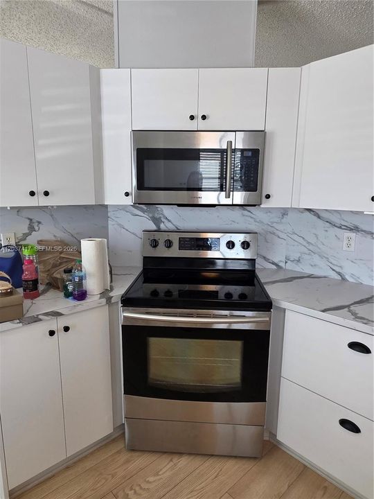 For Sale: $93,000 (2 beds, 2 baths, 2201 Square Feet)
