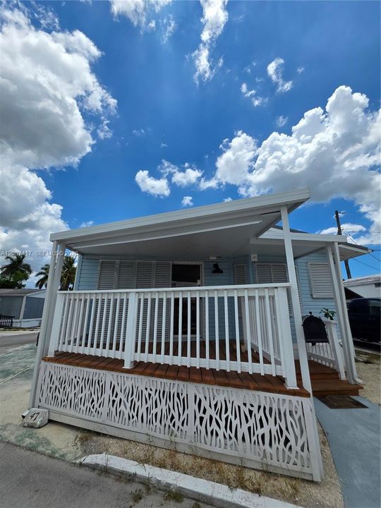 For Sale: $93,000 (2 beds, 2 baths, 2201 Square Feet)