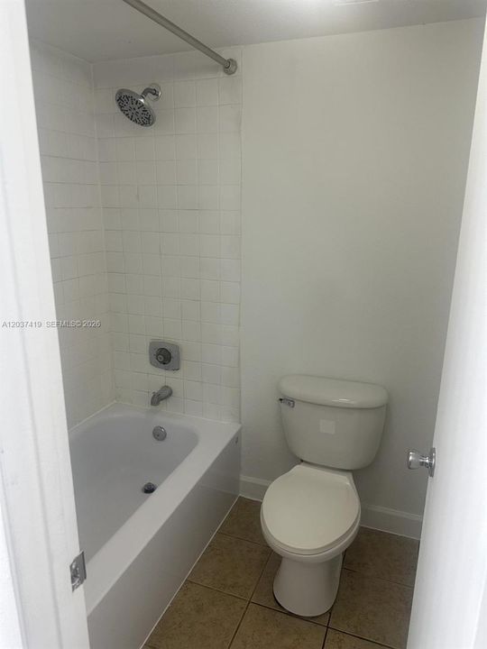 En Venta: $279,000 (2 camas, 2 baños, 963 Pies cuadrados)