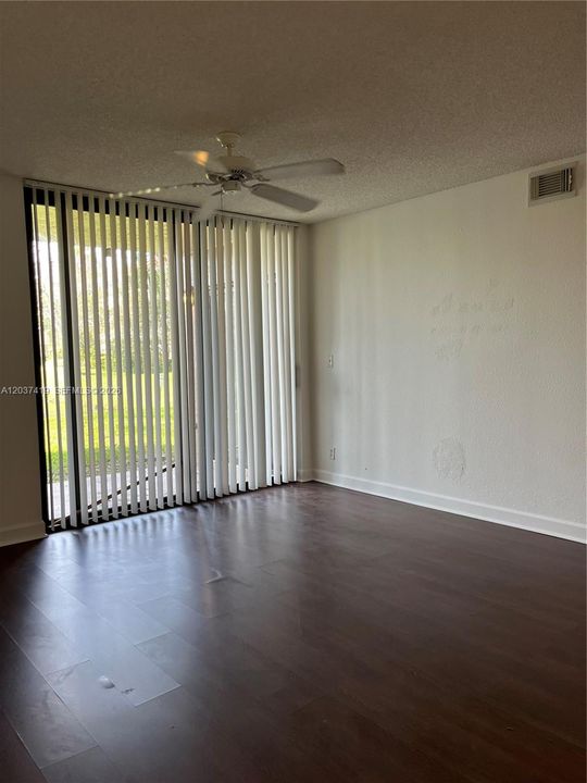 En Venta: $279,000 (2 camas, 2 baños, 963 Pies cuadrados)