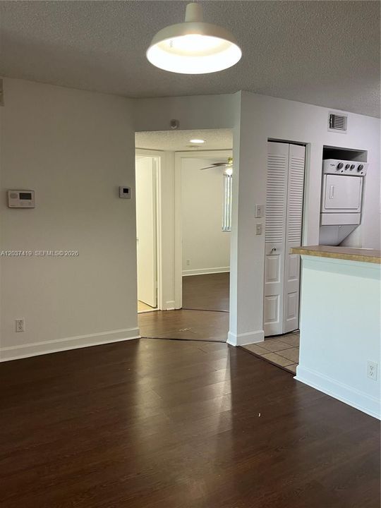 En Venta: $279,000 (2 camas, 2 baños, 963 Pies cuadrados)