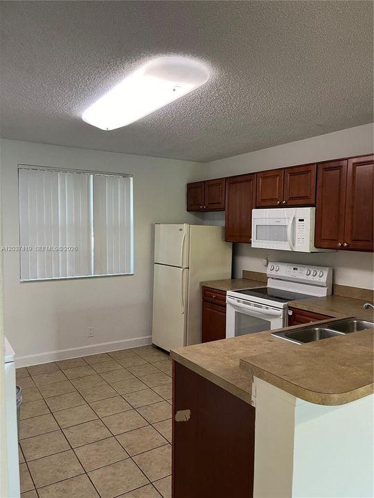 En Venta: $279,000 (2 camas, 2 baños, 963 Pies cuadrados)