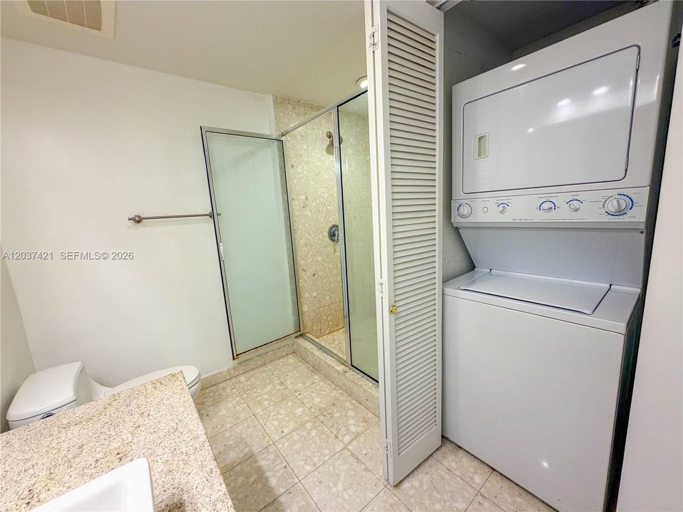 For Rent: $2,600 (0 beds, 1 baths, 580 Square Feet)