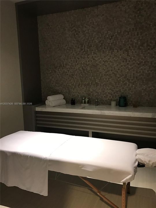 В аренду: $3,450 (2 спален, 2 ванн, 961 Квадратных фут)