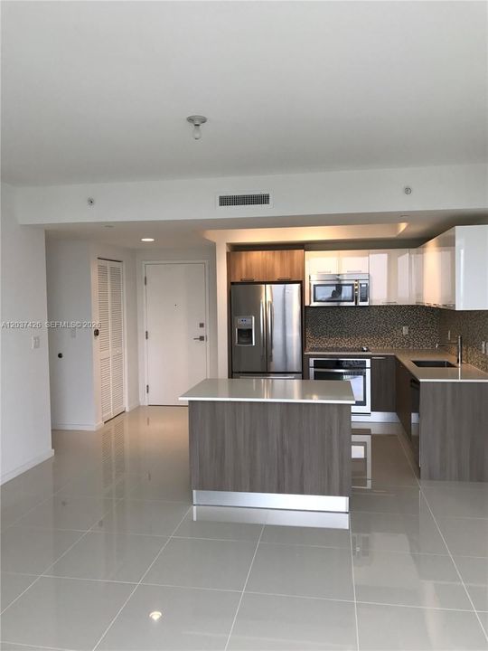 В аренду: $3,450 (2 спален, 2 ванн, 961 Квадратных фут)