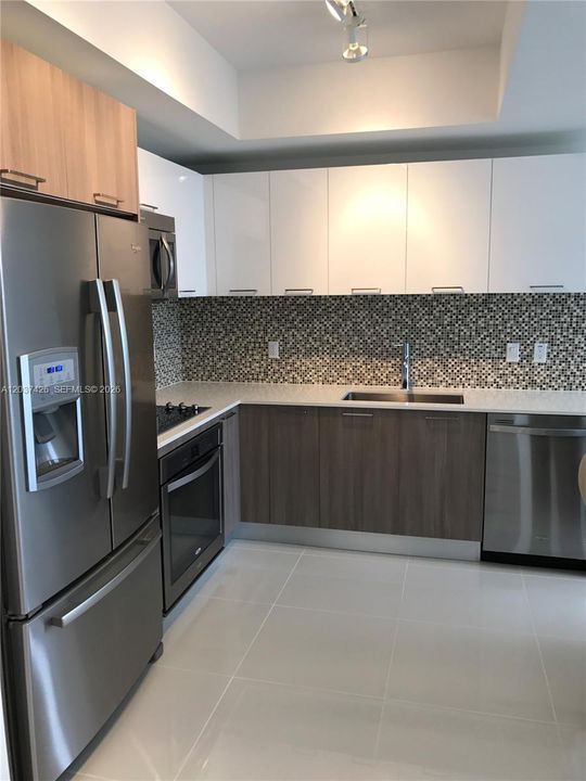 В аренду: $3,450 (2 спален, 2 ванн, 961 Квадратных фут)