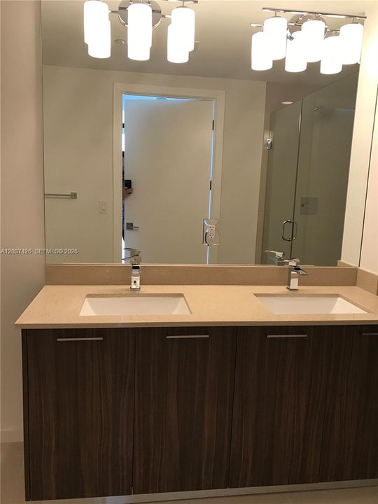 В аренду: $3,450 (2 спален, 2 ванн, 961 Квадратных фут)