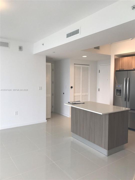 В аренду: $3,450 (2 спален, 2 ванн, 961 Квадратных фут)