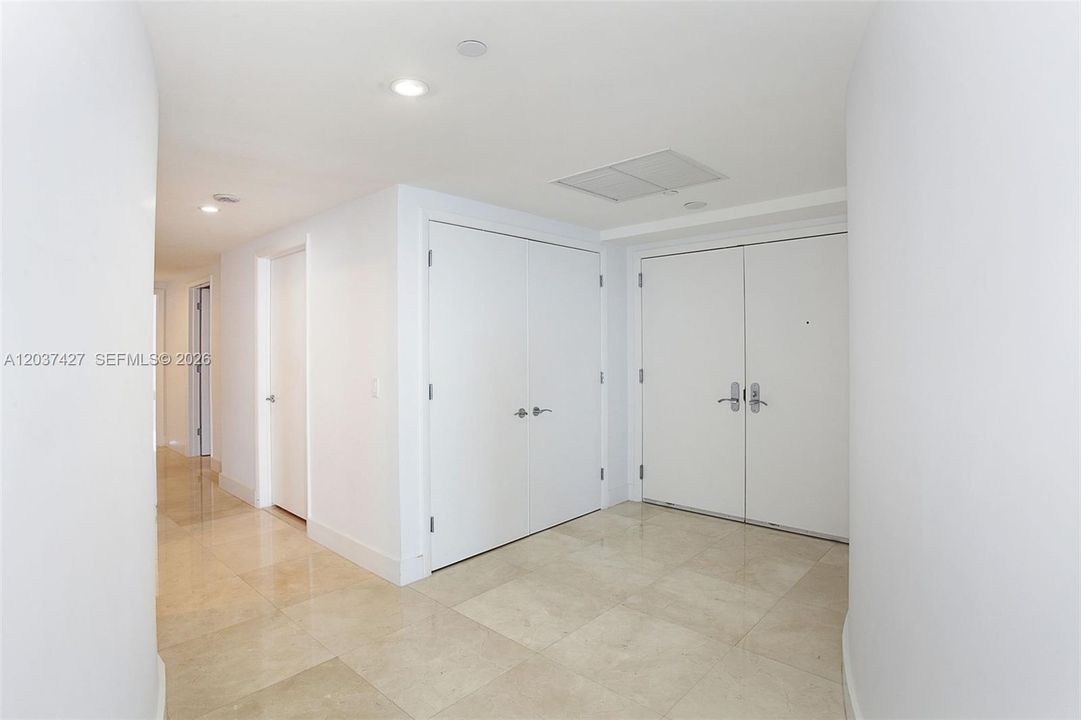 В аренду: $12,500 (3 спален, 3 ванн, 1863 Квадратных фут)