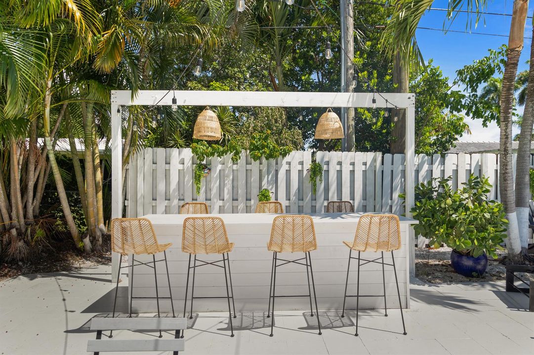 Outdoor Bar