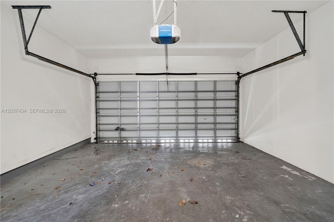 En Renta: $4,500 (4 camas, 2 baños, 2163 Pies cuadrados)