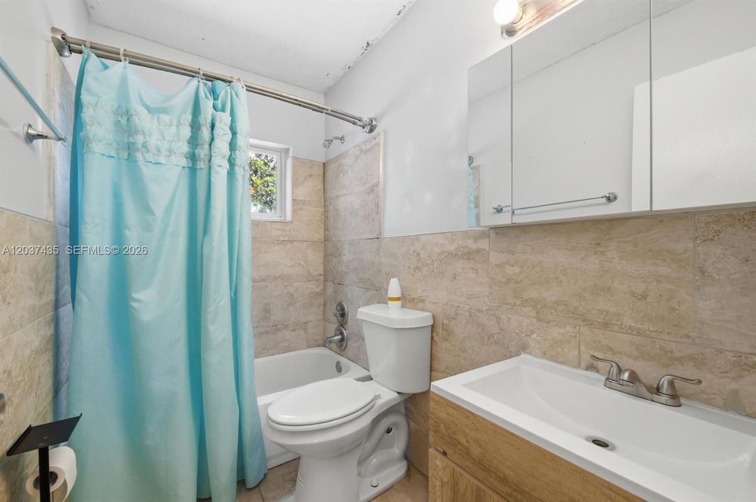 For Sale: $395,000 (3 beds, 2 baths, 1410 Square Feet)