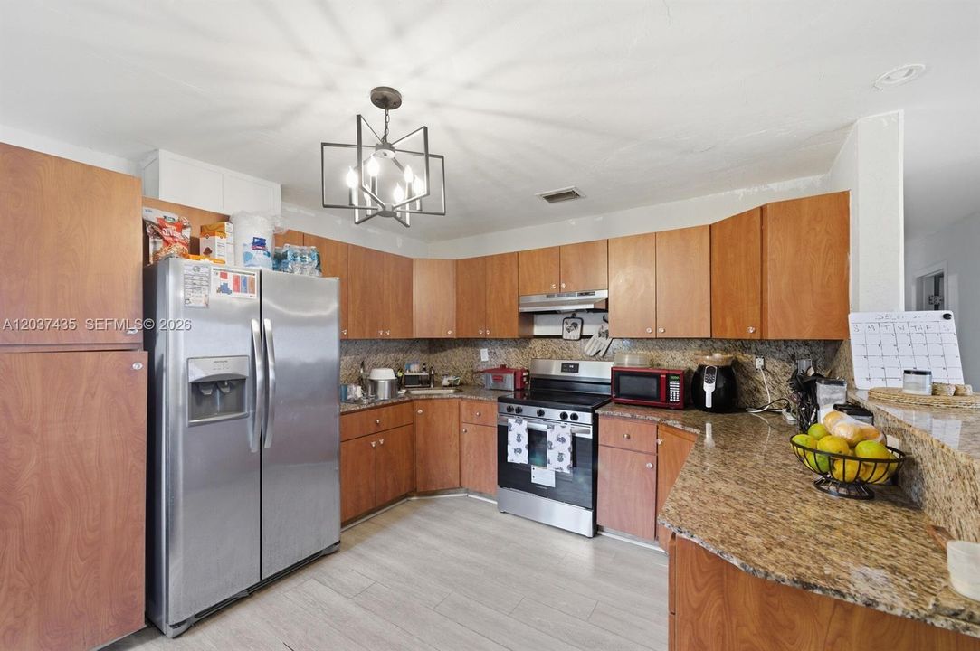 For Sale: $395,000 (3 beds, 2 baths, 1410 Square Feet)