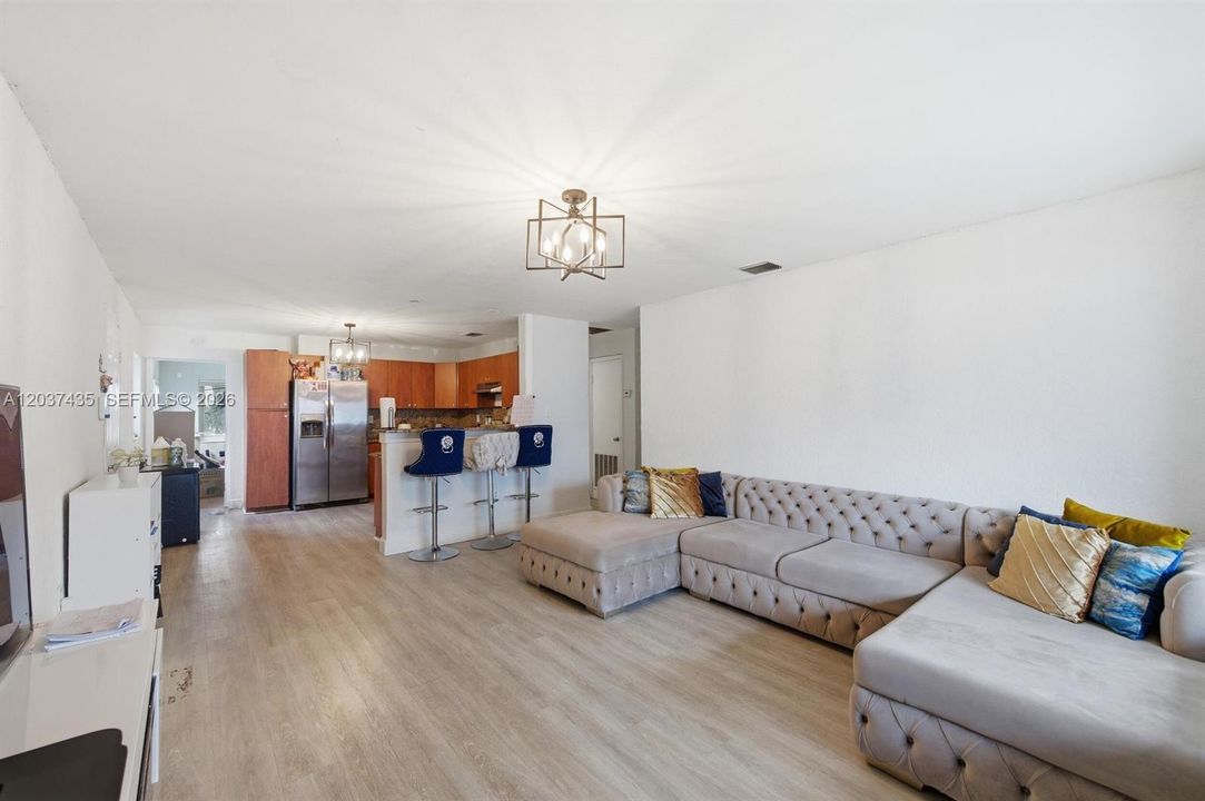 For Sale: $395,000 (3 beds, 2 baths, 1410 Square Feet)