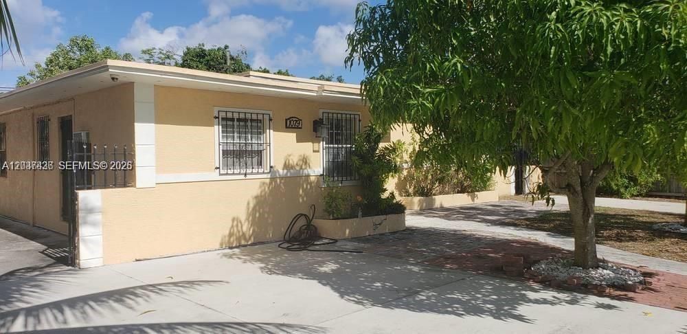For Sale: $657,000 (0 beds, 0 baths, 1456 Square Feet)