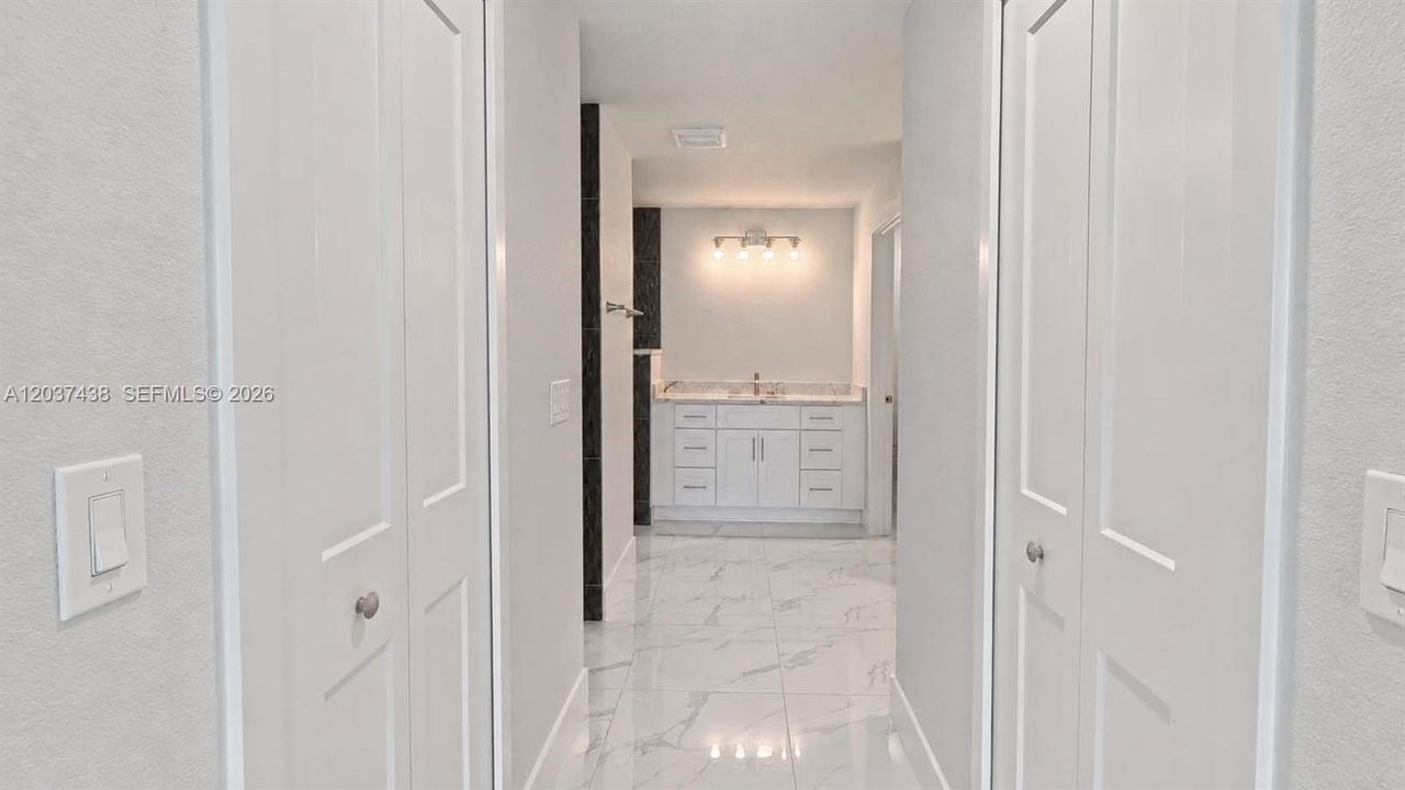 Vendido Recientemente: $350,000 (3 camas, 2 baños, 2012 Pies cuadrados)