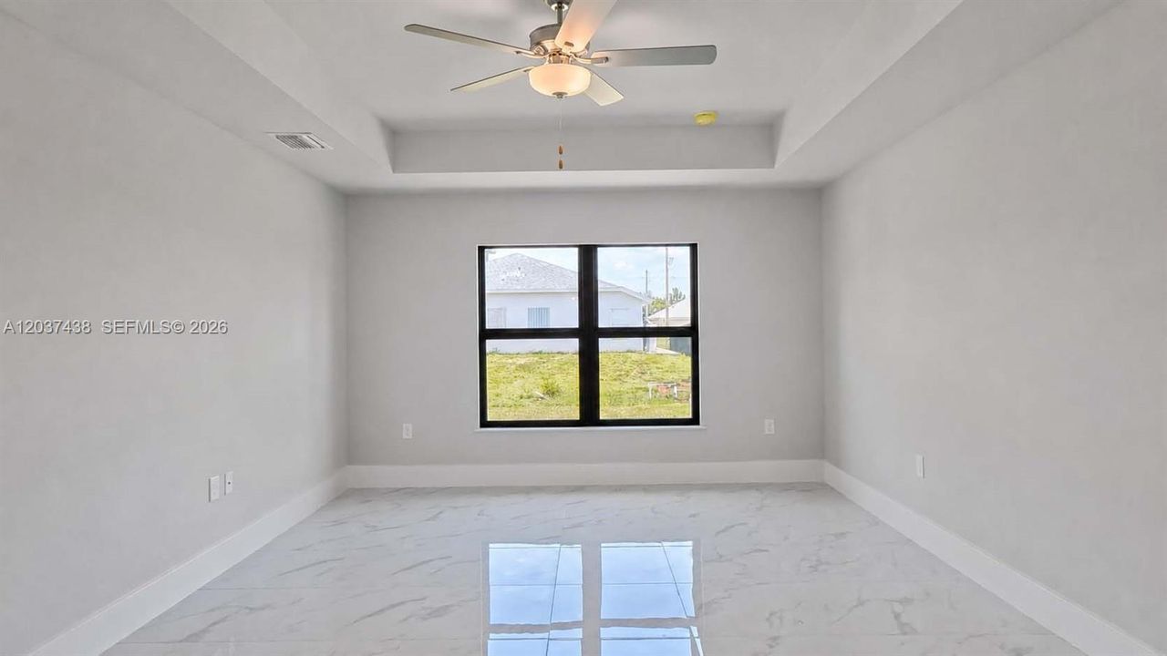Vendido Recientemente: $350,000 (3 camas, 2 baños, 2012 Pies cuadrados)