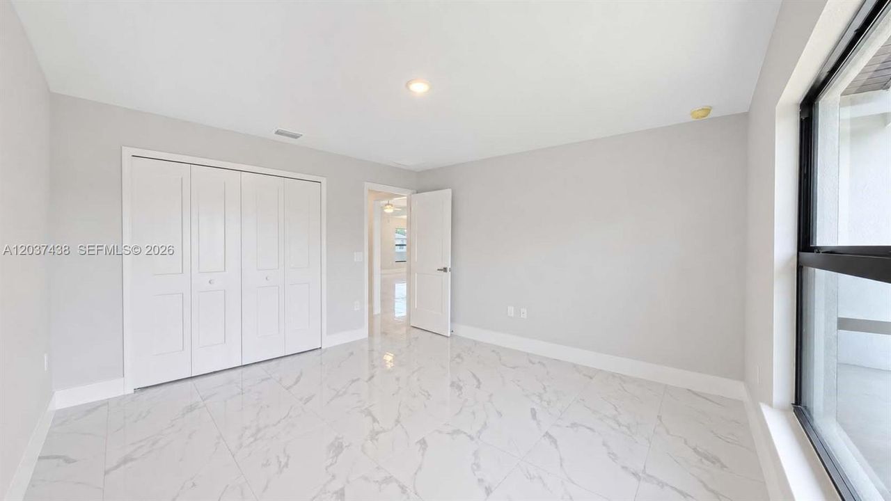 Vendido Recientemente: $350,000 (3 camas, 2 baños, 2012 Pies cuadrados)