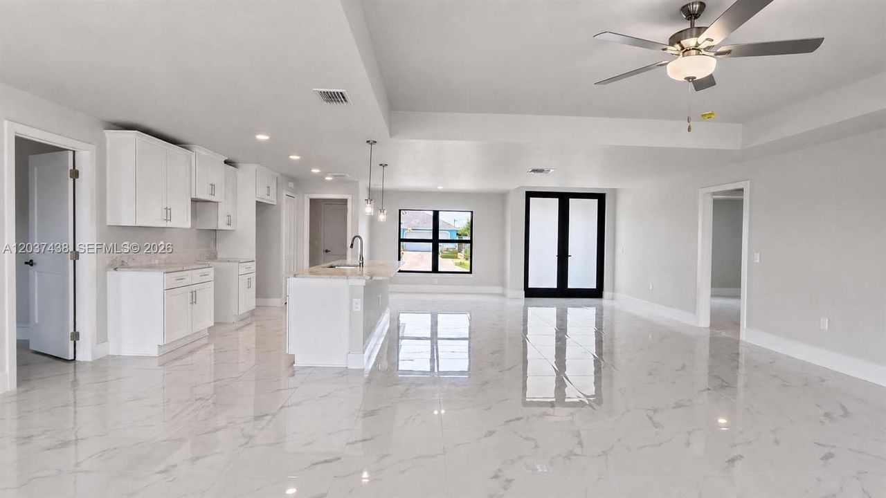 Vendido Recientemente: $350,000 (3 camas, 2 baños, 2012 Pies cuadrados)