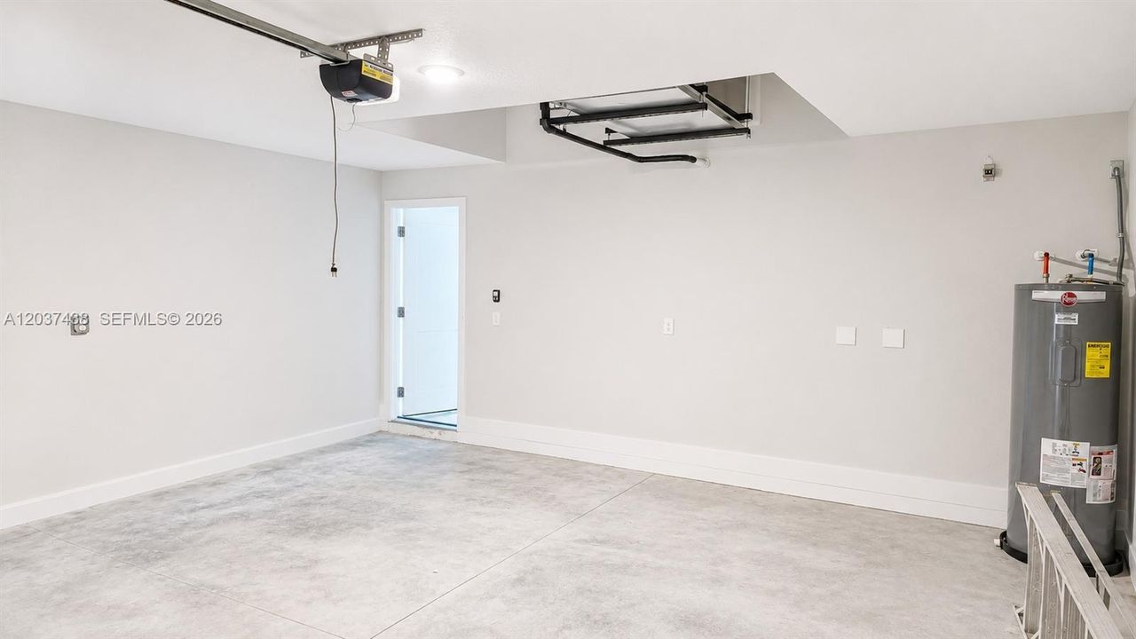Vendido Recientemente: $350,000 (3 camas, 2 baños, 2012 Pies cuadrados)