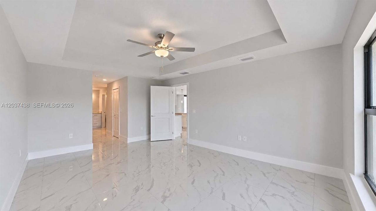 Vendido Recientemente: $350,000 (3 camas, 2 baños, 2012 Pies cuadrados)